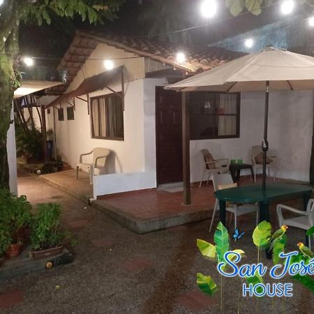 Отель San Jose House Летисия Экстерьер фото