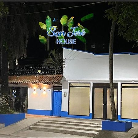 Отель San Jose House Летисия Экстерьер фото
