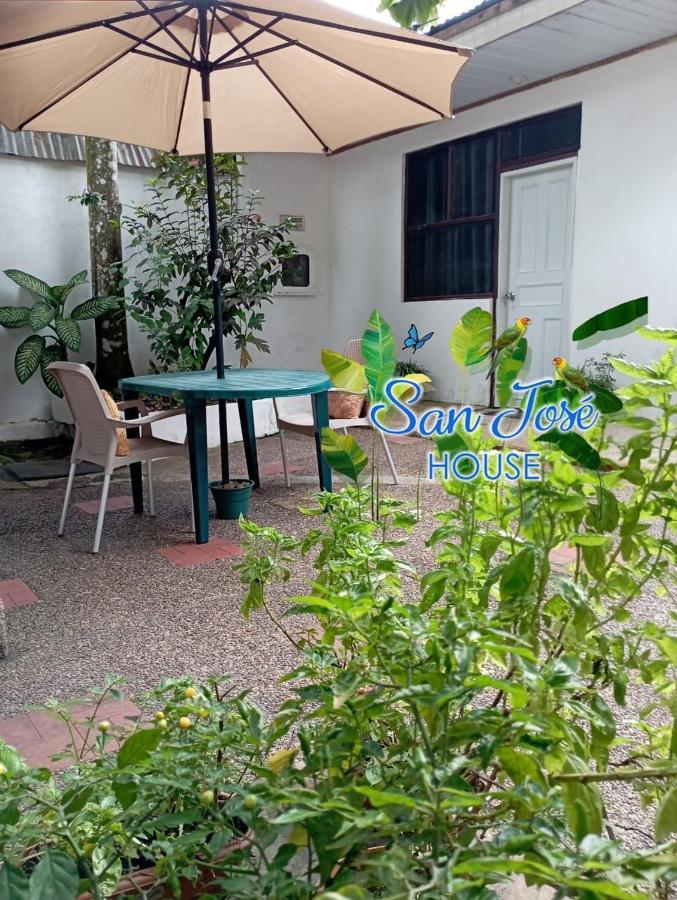 Отель San Jose House Летисия Экстерьер фото