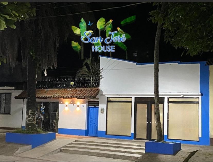 Отель San Jose House Летисия Экстерьер фото
